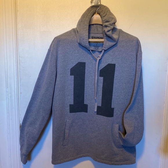 Stranger Things hoodie in large , grey - Picture 2 of 4